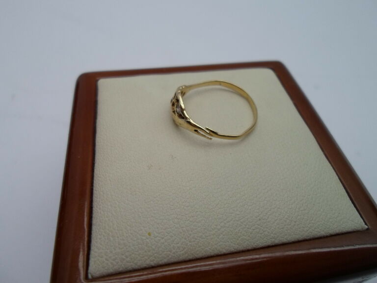 pekniety-pierscionek-zlom-585-102g-marka-inna-marka