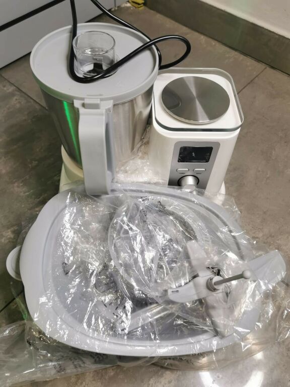 INTEL. ROBOT KUCHENNY VALENTI TORINTOVITAMIQ