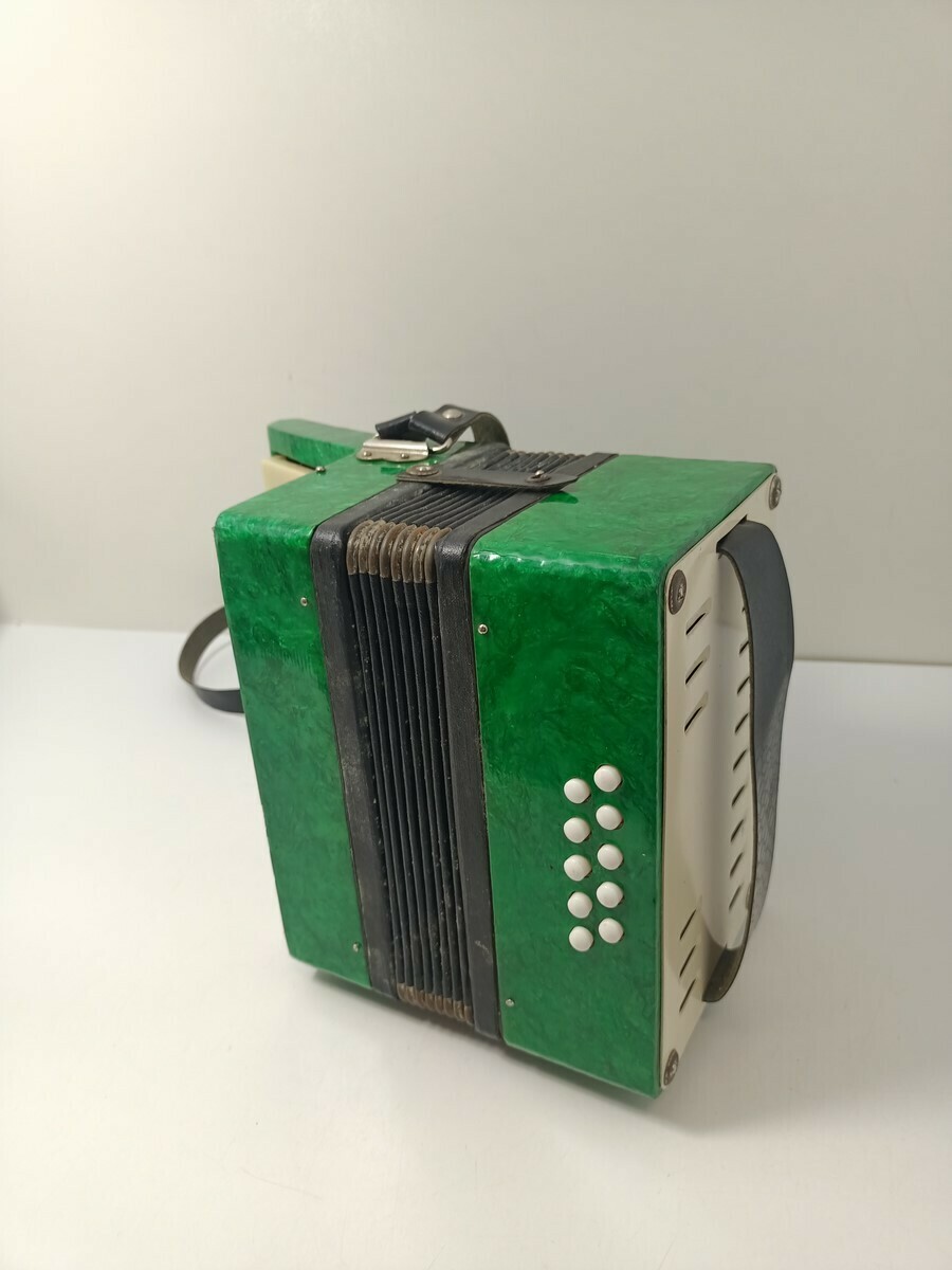 maly-akordeon-malysz-razno-made-in-ussr-10-basow-kod-producenta-made-in-ussr