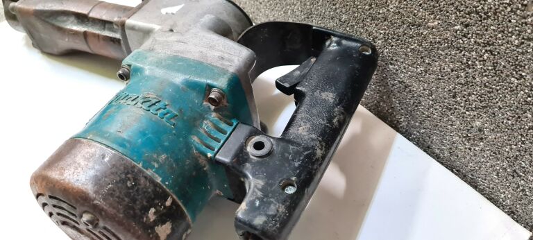 kultowa-makita-mlot-hm1200-polecam-zasilanie-sieciowe