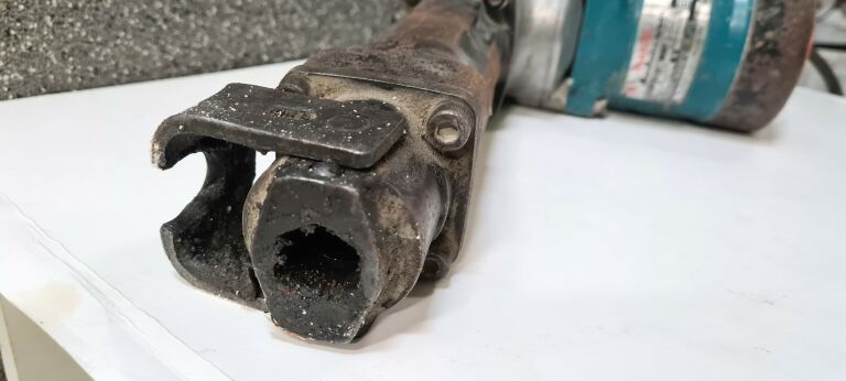 kultowa-makita-mlot-hm1200-polecam-energia-udaru-1