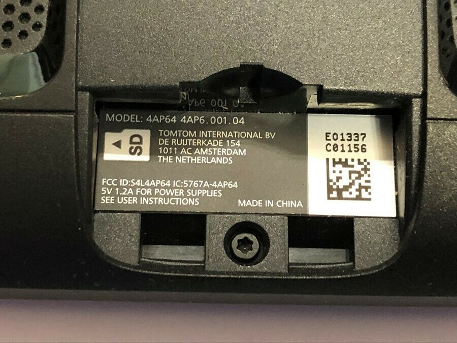 nawigacja-tomtom-via-62-4ap64-kabel-dostawca-map-tomtom
