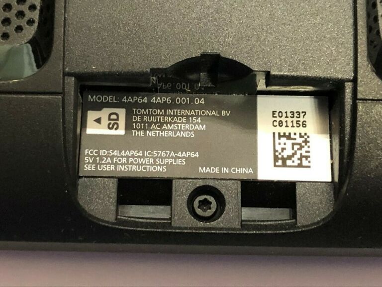 nawigacja-tomtom-via-62-4ap64-kabel-dostawca-map-tomtom