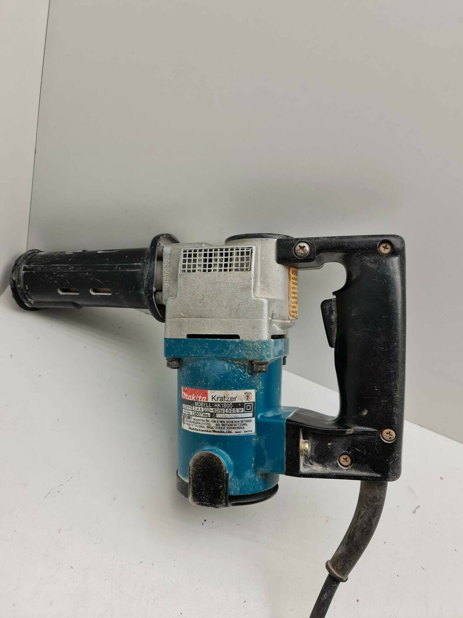 mlot-udarowy-makita-hk1800-energia-udaru-1