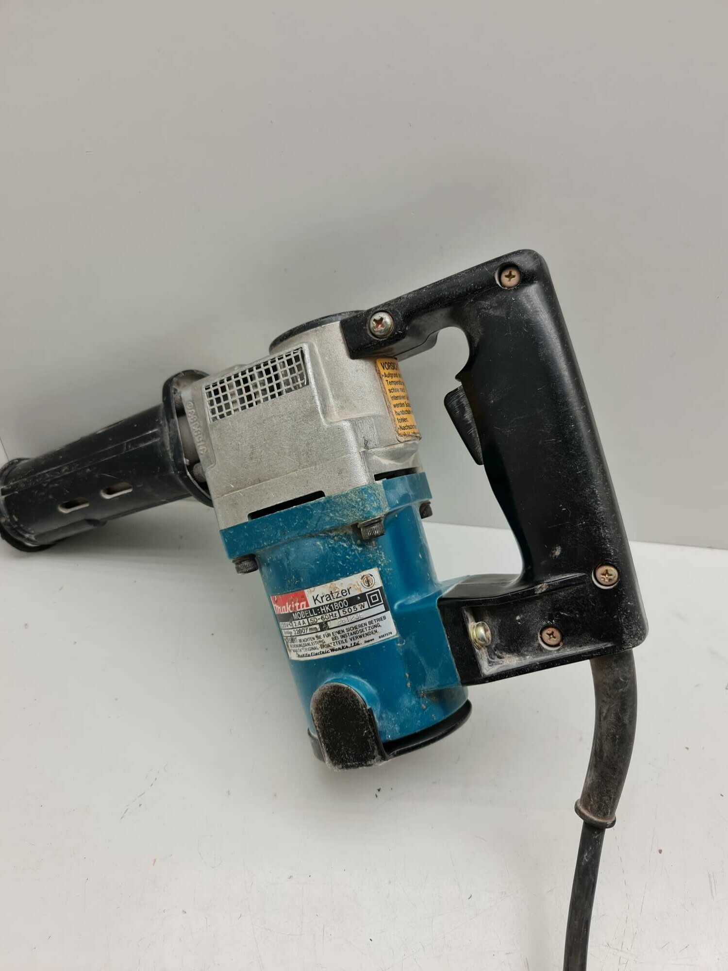 mlot-udarowy-makita-hk1800-typ-uchwytu-szesciokatny