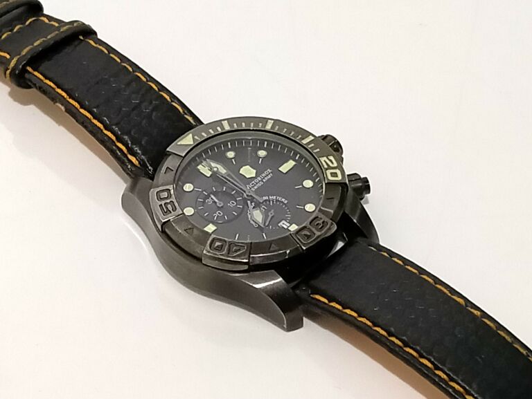 VICTORINOX SWISS ARMY CHRONOGRAPH DIVE MASTER 500M