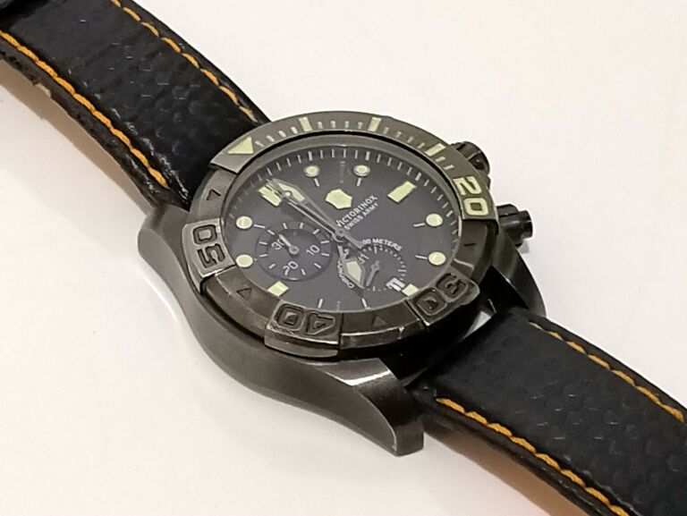 VICTORINOX SWISS ARMY CHRONOGRAPH DIVE MASTER 500M