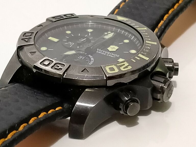 VICTORINOX SWISS ARMY CHRONOGRAPH DIVE MASTER 500M