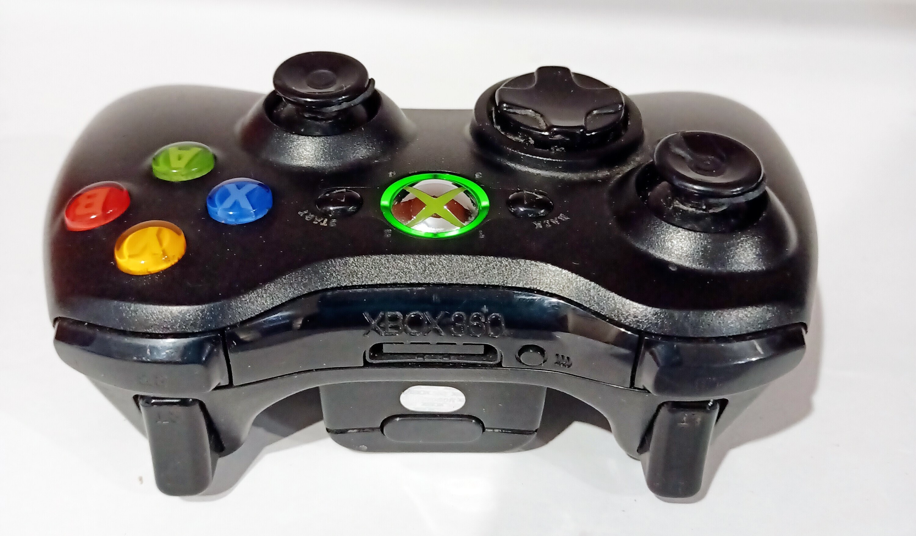 konsola-xbox-360-liczba-kontrolerow-w-zestawie-1