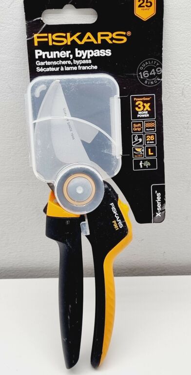 SEKATOR NOŻYCOWY FISKARS P961 28,5 CM