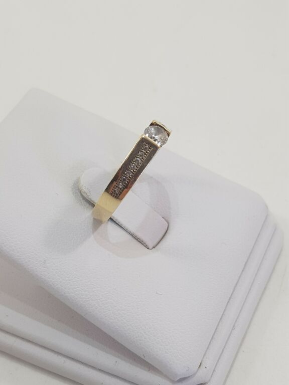 wyrob-jubilerski-uzywany-pierscionek-kamien-17088-4194304