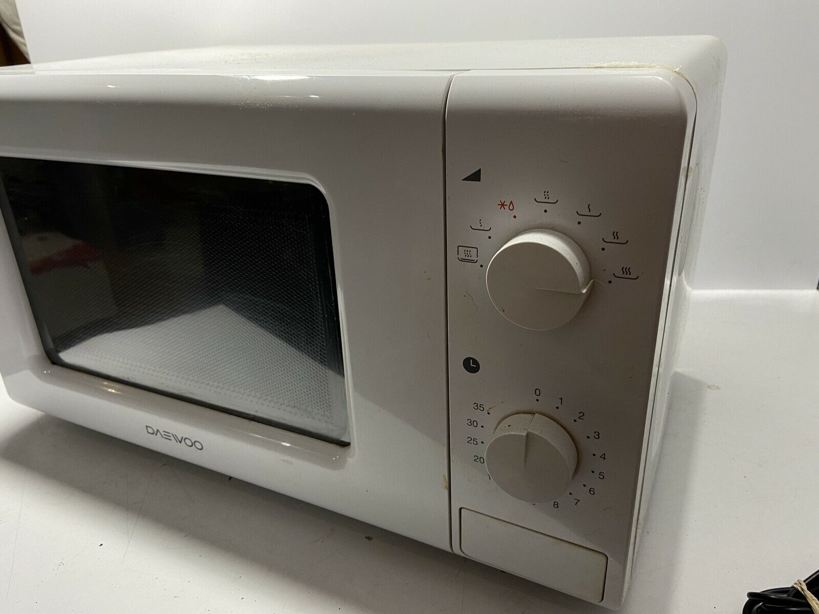 kuchenka-mikrofalowa-daewoo-kor-6620tw-marka-daewoo