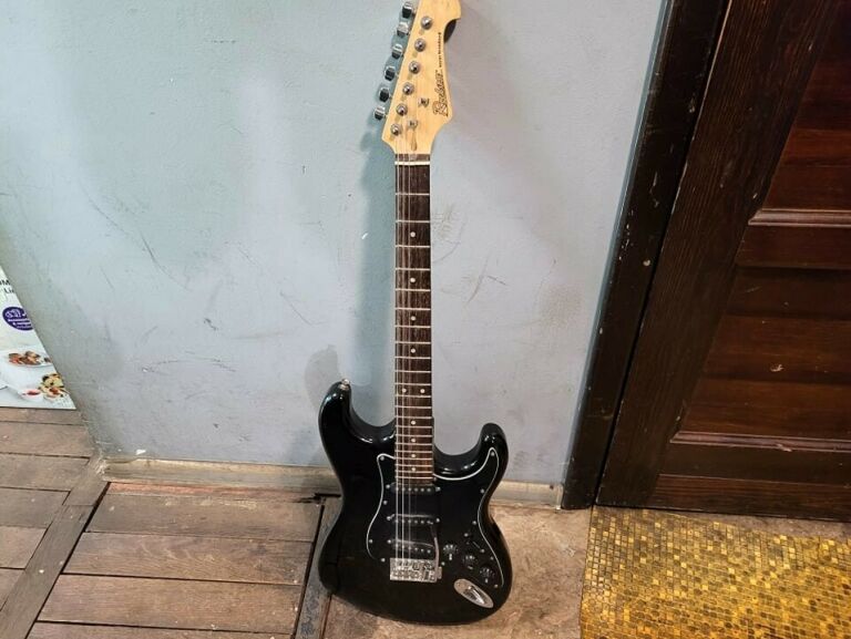 GITARA ELEKTRYCZNA ROCKSON STRAT STANDARD
