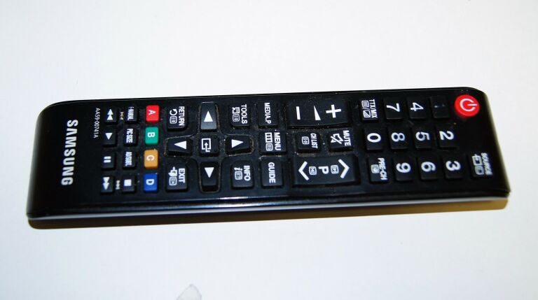 rozbity-samsung-led-ue32j5100aw-typ-telewizora-led