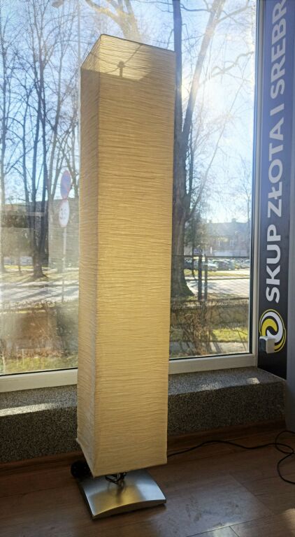 lampa-stojaca-podlogowa-papierowa-tuba-bezowa-kolor-odcienie-brazu-i-bezu