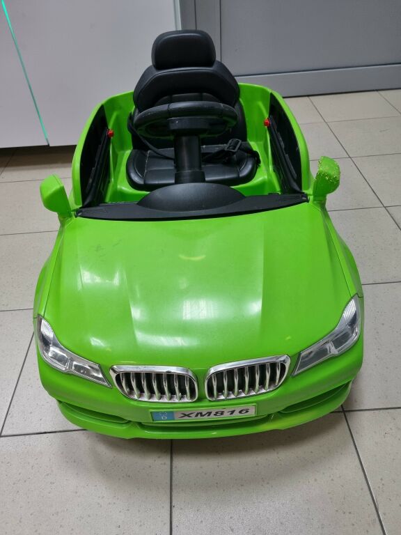 SAMOCHÓD NA AKUMULATOR BMW XM816