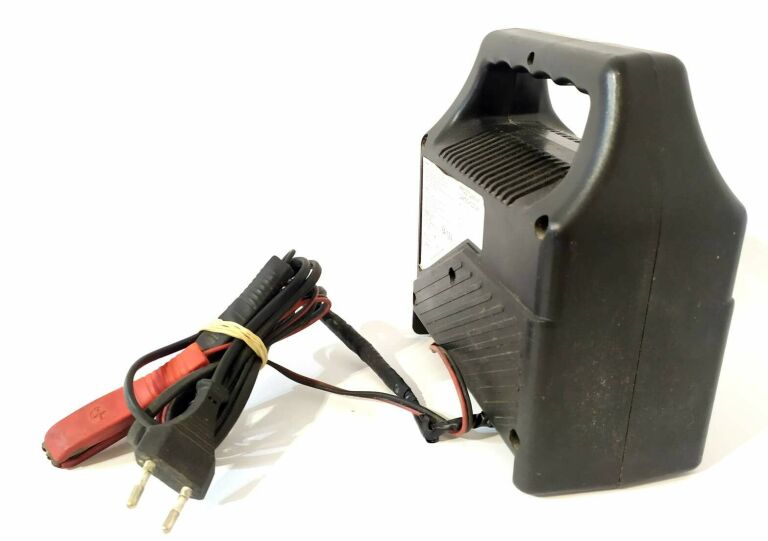 PROSTOWNIK DO AKUMULATORA 6V 12V 6A SENA