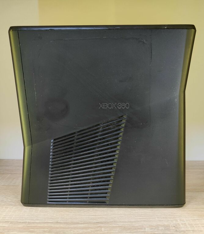 uszkodzony-xbox-360-s-pad-blad-e82-tanio-dysk-wbudowana-pamiec-brak