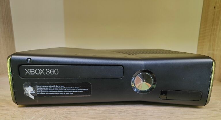 uszkodzony-xbox-360-s-pad-blad-e82-tanio-kolor-czarny
