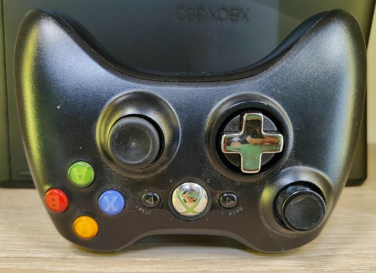 uszkodzony-xbox-360-s-pad-blad-e82-tanio-gry-w-zestawie-nie