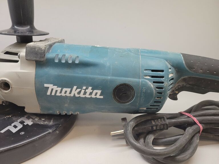 SZLIFIERKA KĄTOWA MAKITA GA9020 2016R