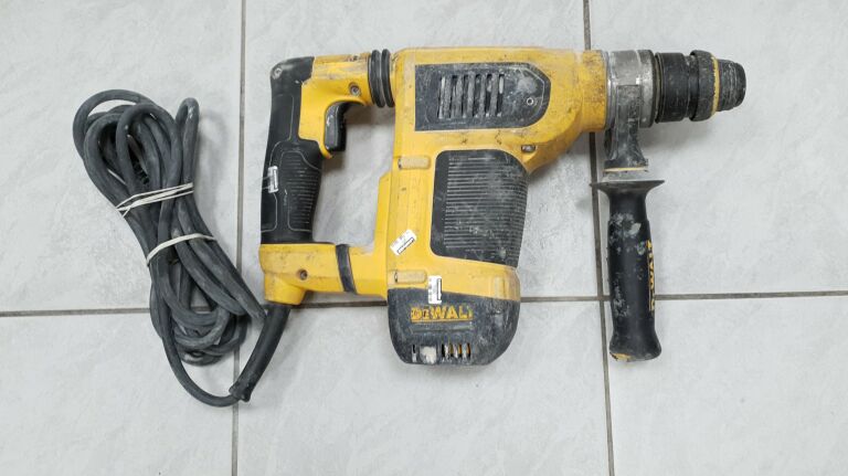 MŁOTOWIERTARKA DEWALT D25413 WALIZKA