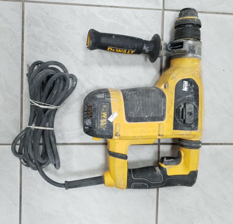 MŁOTOWIERTARKA DEWALT D25413 WALIZKA