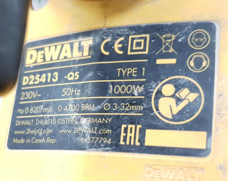 MŁOTOWIERTARKA DEWALT D25413 WALIZKA