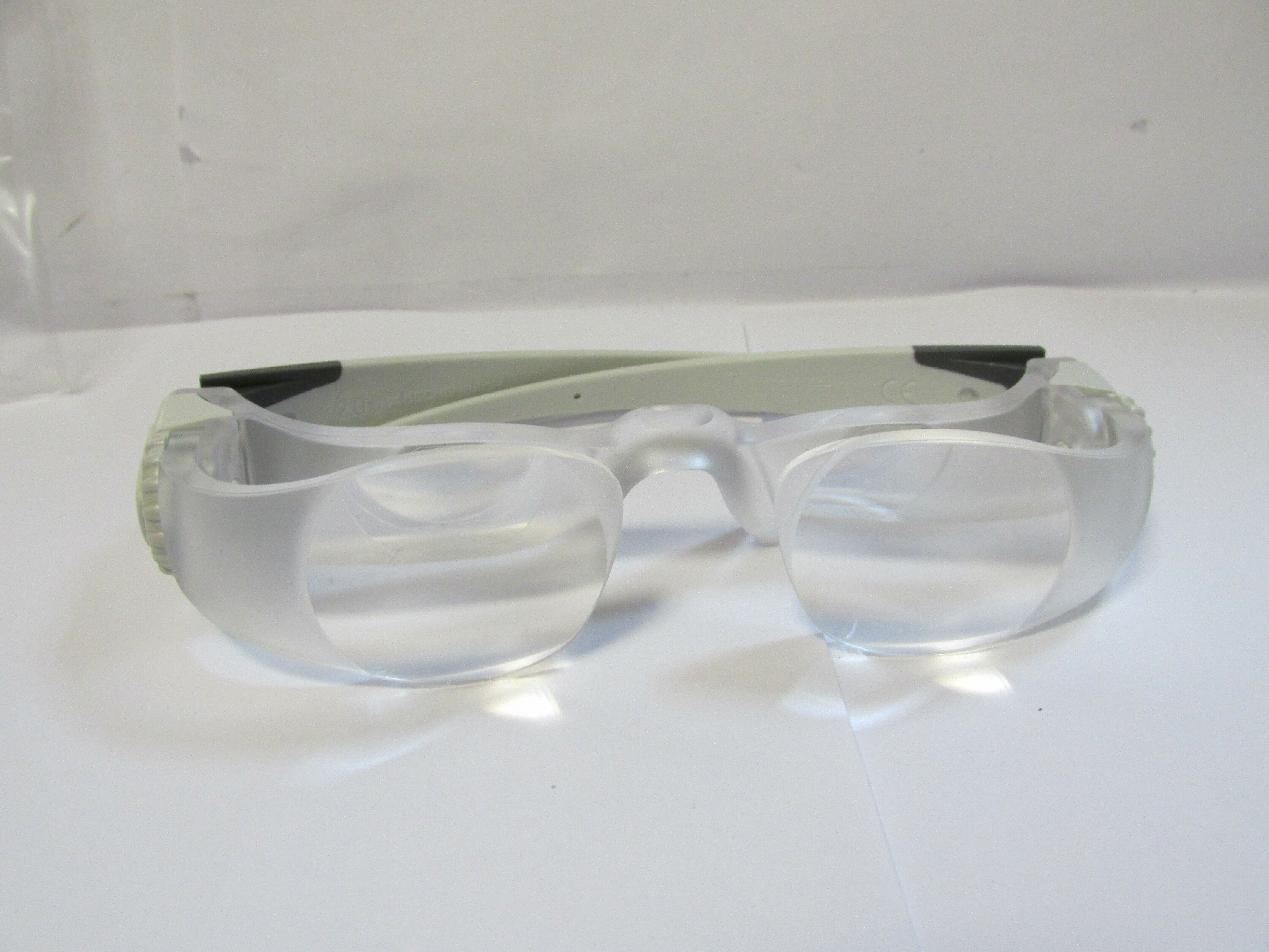 okulary-z-lupa-eschenbach-max-detail-162451-stan-uzywany