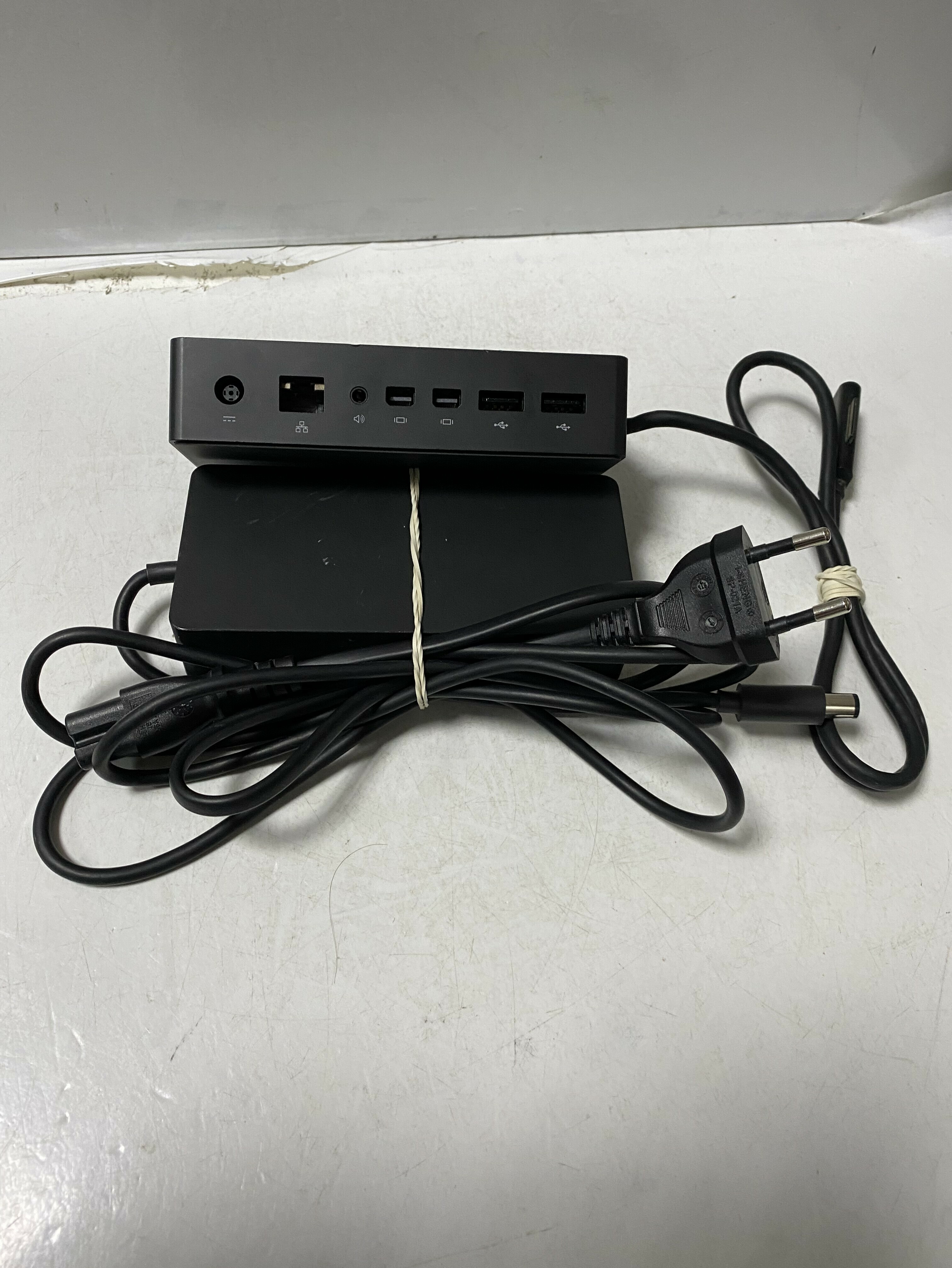 microsoft-surface-1867-zasilacz-surface-dock-kod-producenta-wa98052-6399