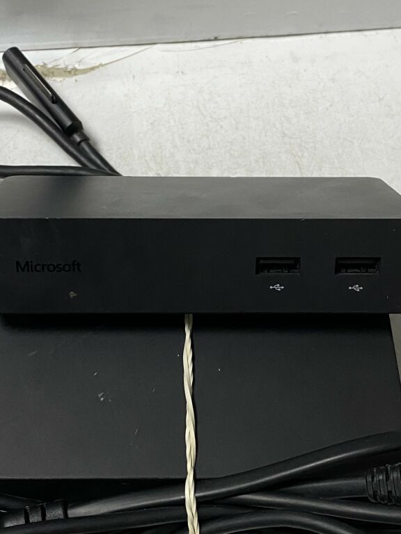 microsoft-surface-1867-zasilacz-surface-dock-rozdzielczosc-px-2256-x-1504