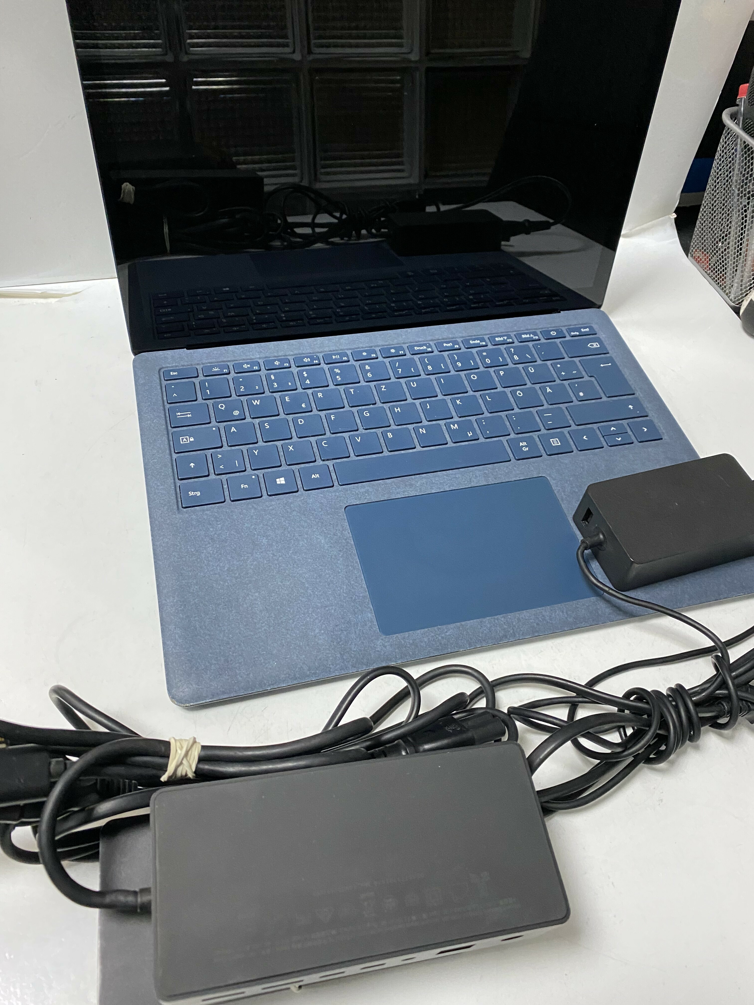 microsoft-surface-1867-zasilacz-surface-dock-seria-procesora-intel-core-i5