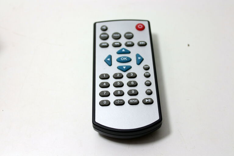 PROJEKTOR CHIŃSKI NONAME MODEL UC28 PLUS