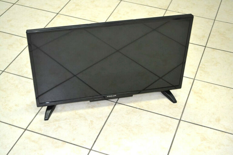 TELEWIZOR FINLUX 32 CALE LED DVB-T2 USZKODZONY