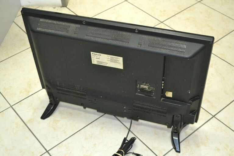 TELEWIZOR FINLUX 32 CALE LED DVB-T2 USZKODZONY