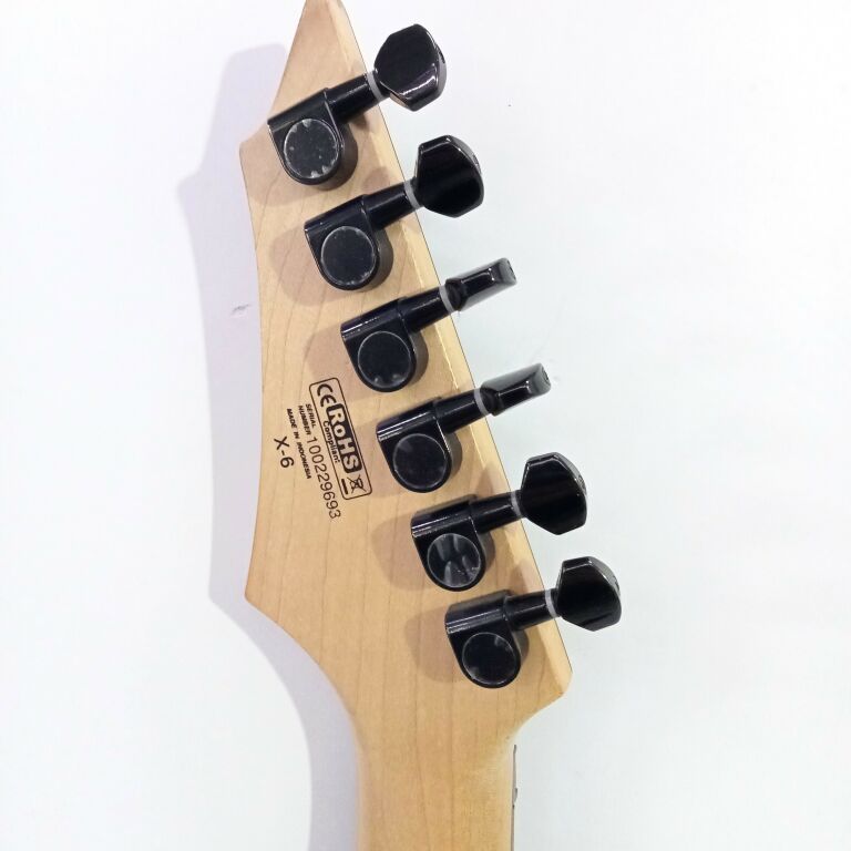 GITARA ELEKTRYCZNA CORT X6 POKROWIEC