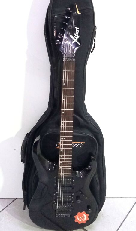 GITARA ELEKTRYCZNA CORT X6 POKROWIEC