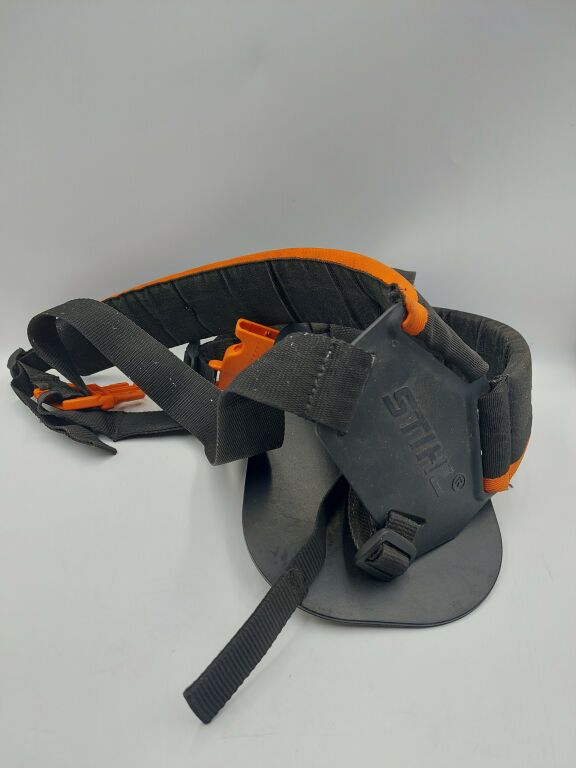 kosa-spalinowa-podkaszarka-stihl-fs-90-r-szelki-zasilanie-spalinowe