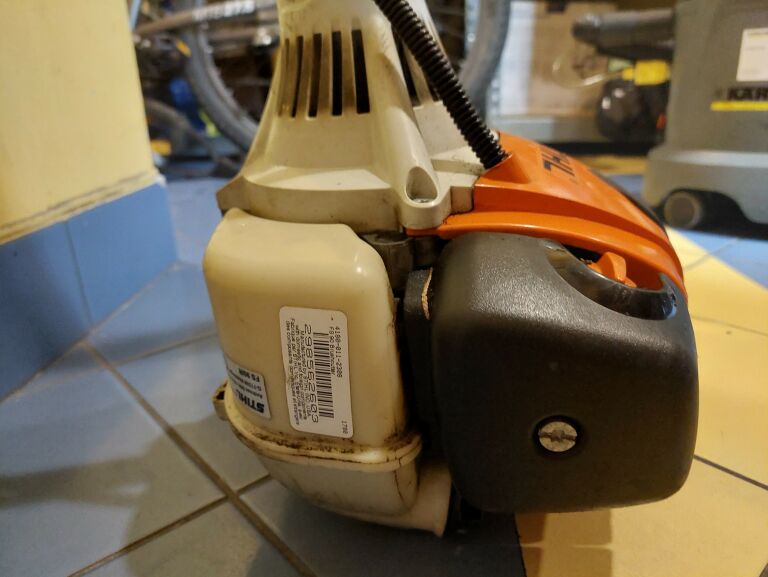 kosa-spalinowa-podkaszarka-stihl-fs-90-r-szelki-product-id-741aa57c-9647-4b5e-98fb-3b2dd0b883f1