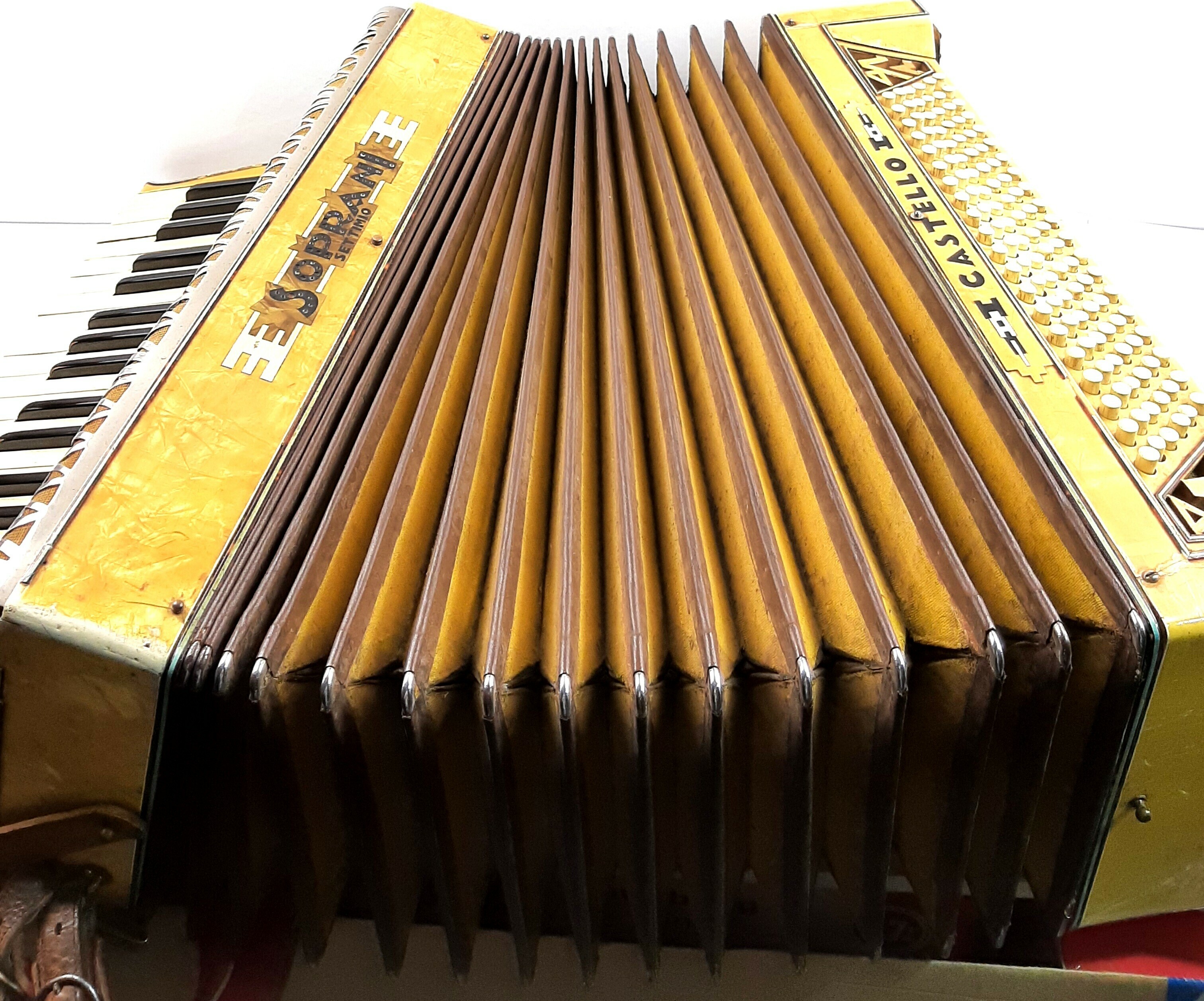 akordeon-soprani-castello-120-basow-stan-uzywany