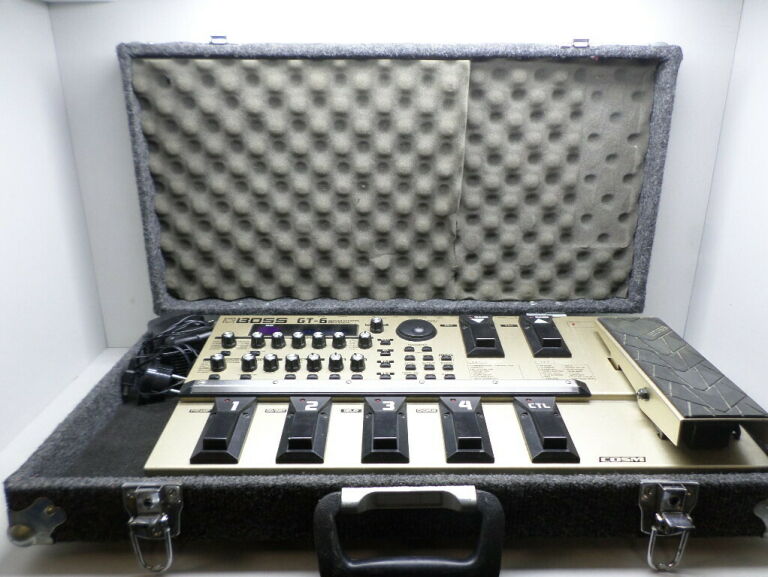 MULTIEFEKT GITAROWY BOSS GT-6