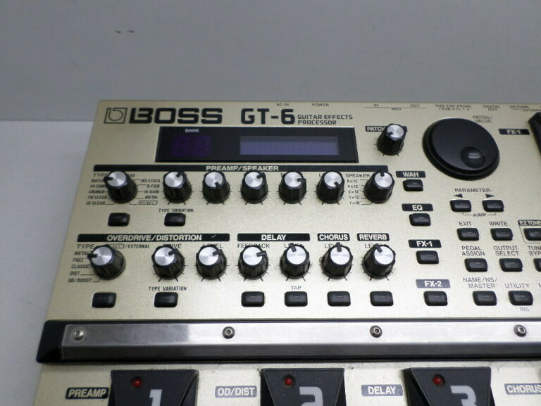 MULTIEFEKT GITAROWY BOSS GT-6