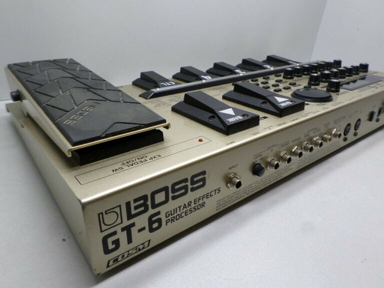 MULTIEFEKT GITAROWY BOSS GT-6