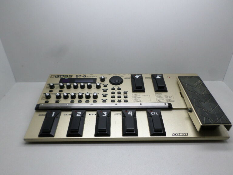 MULTIEFEKT GITAROWY BOSS GT-6