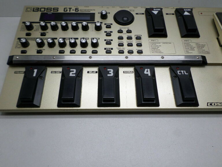 MULTIEFEKT GITAROWY BOSS GT-6