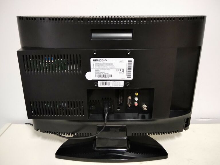 TELEWIZOR GRUNDIG 19'' 19-2010 T DVD Z PILOTEM