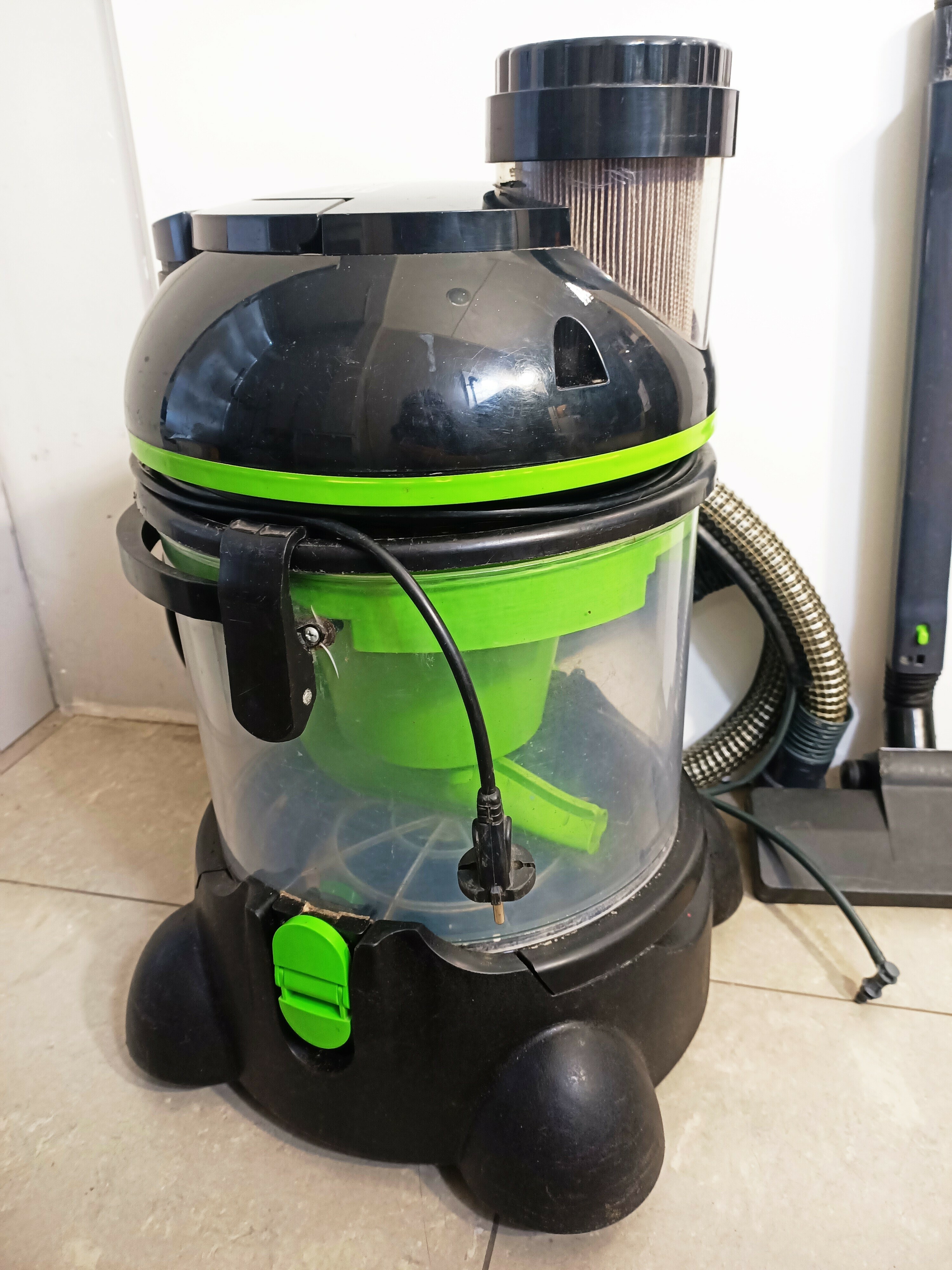 odkurzacz-pioracy-welmax-turbo-power-cleaner-moc-2400