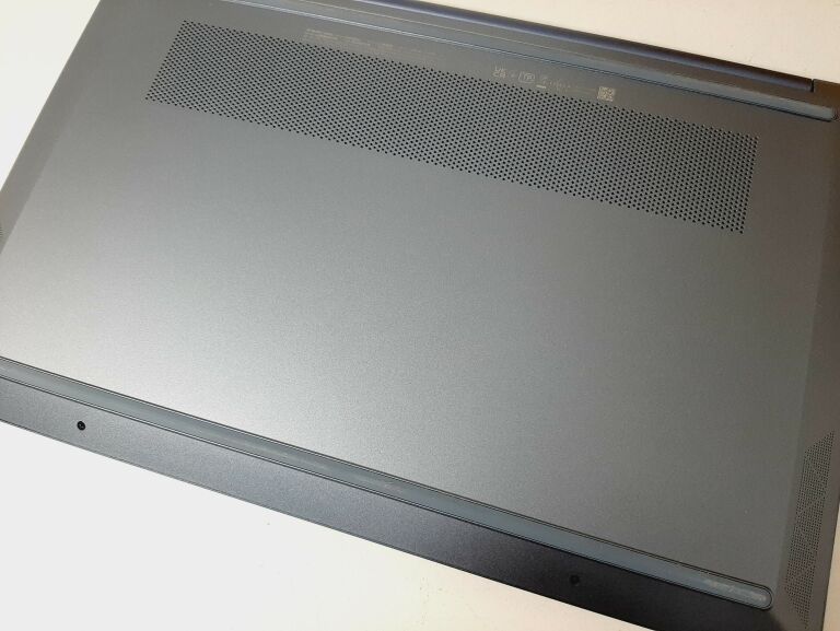 LAPTOP HP 15-EH1221NW 8G/SSD 512 WIN 10 GWARANCJA