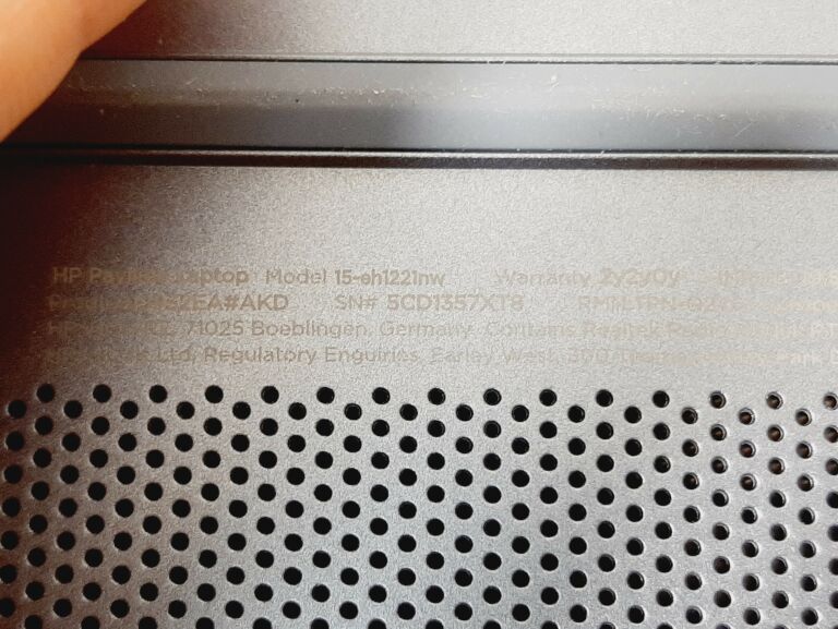 LAPTOP HP 15-EH1221NW 8G/SSD 512 WIN 10 GWARANCJA