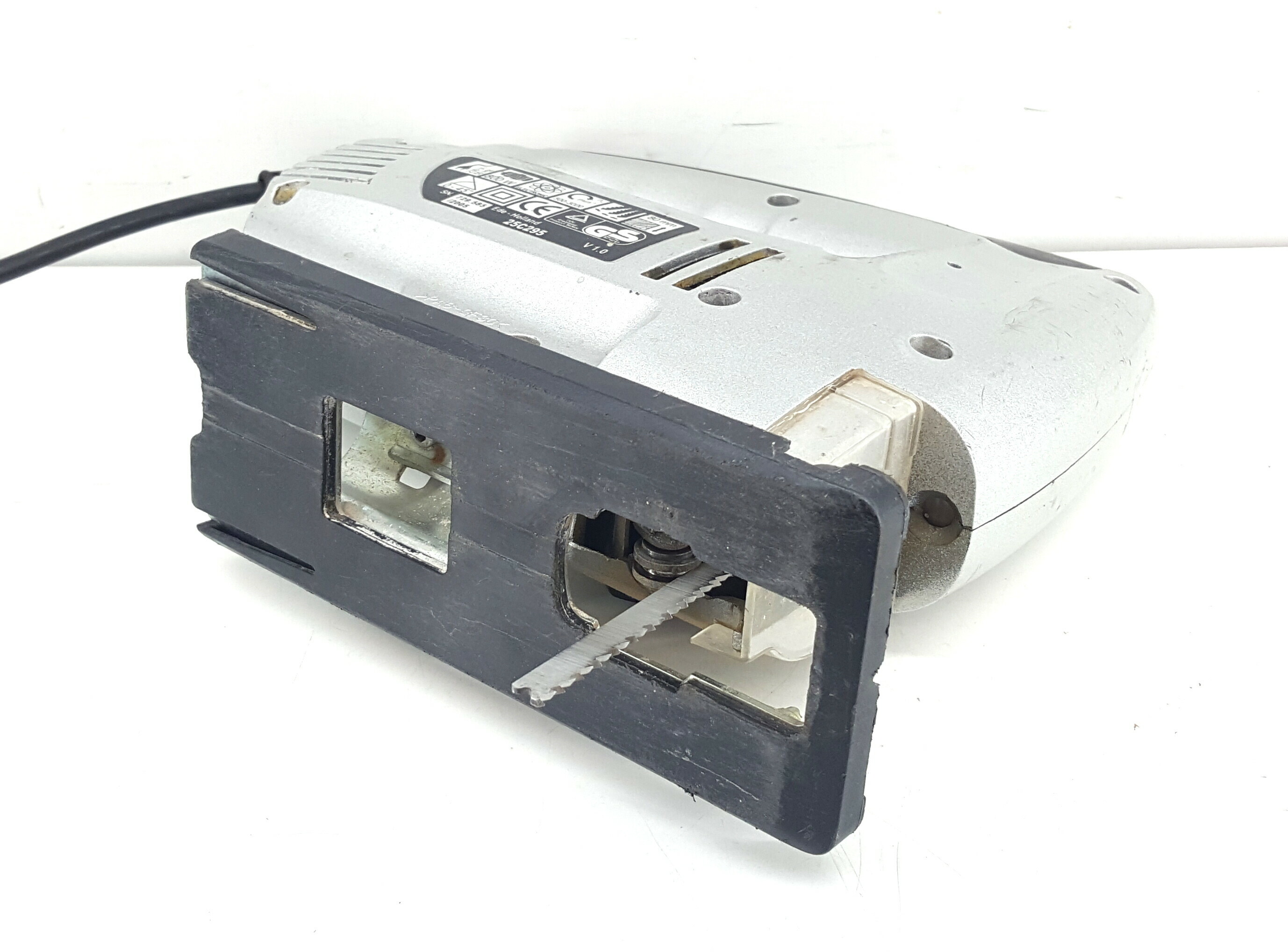 wyrzynarka-kinzo-800w-25c295-rodzaj-silnika-silnik-szczotkowy